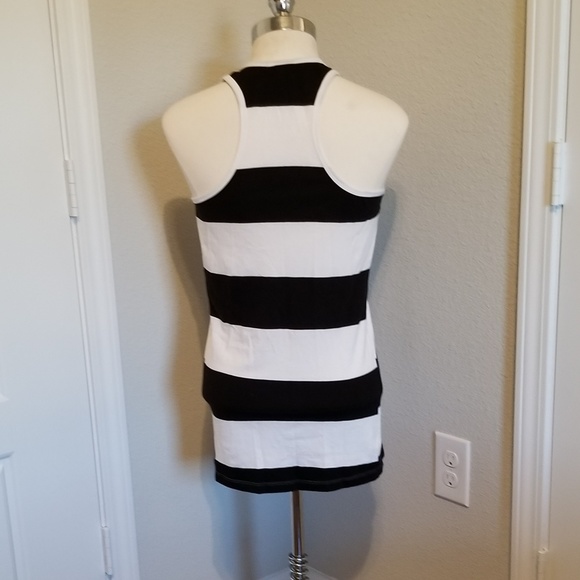 2 Tank Tops - Picture 3 of 8